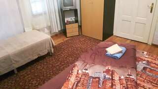 Хостелы Hostel Alex 1 София Трехместный номер с общей ванной комнатой-8